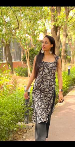 Jamun Jhilmil Kurti
